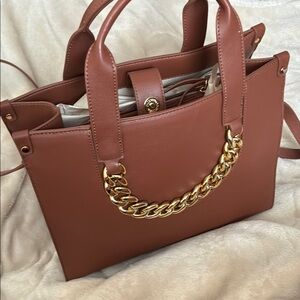 Elegant Brown Handbag with Gold Chain
